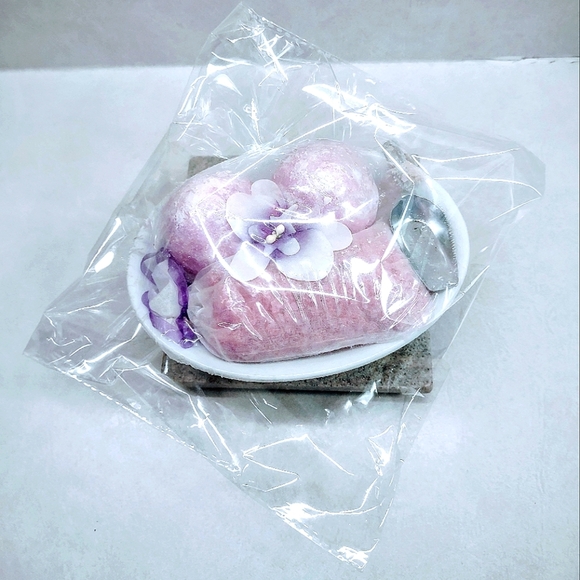 PIER 1 LAVENDER BATH BLISS GIFT SET WITH SOAP DISH - Picture 4 of 4